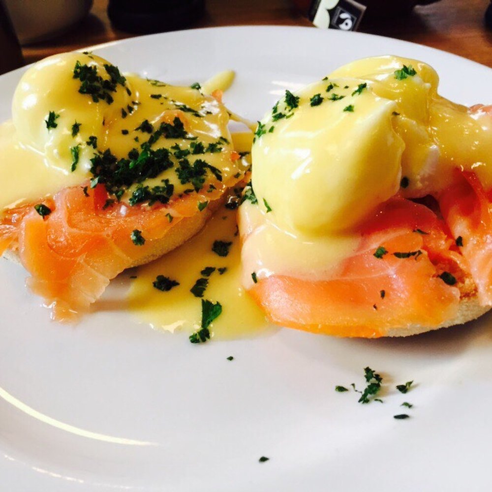 Eggs Royal (poached egg on toasted muffin with smoked salmon and hollandaise)
