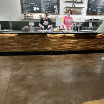 Freezing Moo - Excellent workers! - Ice Cream & Frozen Yogurt Near Me - Wichita, Kansas