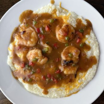 Harborview Restaurant & Lounge - Shrimp and Grits - Southern Near Me - Charleston, South Carolina Harborview Restaurant & Lounge - Shrimp and Grits - Southern Near Me - Charleston, South Carolina