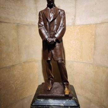 Lincoln Tomb - Landmarks & Historical Buildings Near Me - Springfield, Illinois Lincoln Tomb - Landmarks & Historical Buildings Near Me - Springfield, Illinois