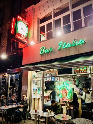 Bar Italia by null