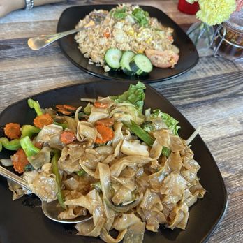 Rice Street Thai - Drunken noodles and crab rice - Asian Fusion Near Me - Bell Gardens, California
