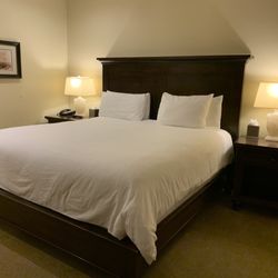 The Gables Inn Sausalito - Bed in Room 205 (Spruce Room) - the bedding was damp and thus smelled