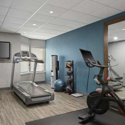 Hampton Inn & Suites Newport News - Health club  fitness center  gym