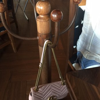 Cambalache - Love the hooks next to your table - Argentine Near Me - Cancún, ROO