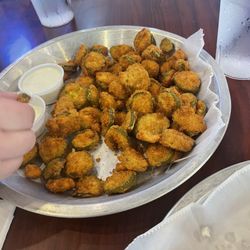 Railyard Bar & Grill - Great appetizers!