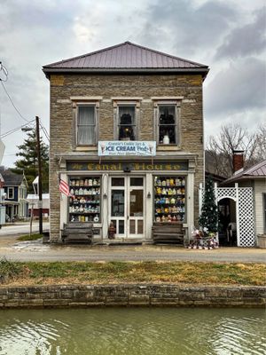 Grannie's Cookie Jars & Ice Cream Parlor by null