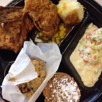 KFC - Get a new plate each time! - Fast Food Near Me - Lake Elsinore, California