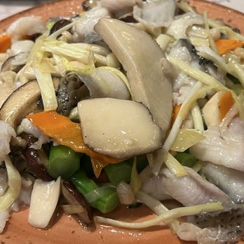 Palette Tea Garden & Dim Sum - Wok-Fry Fish Filet | 油泡魚片 - Dim Sum Near Me - San Mateo, California Palette Tea Garden & Dim Sum - Wok-Fry Fish Filet | 油泡魚片 - Dim Sum Near Me - San Mateo, California