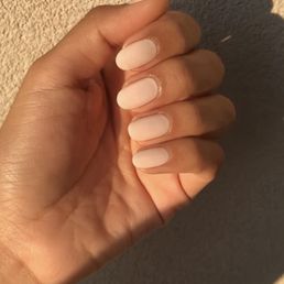 Oval shaped manicure using Essies 'Ballet Slippers'