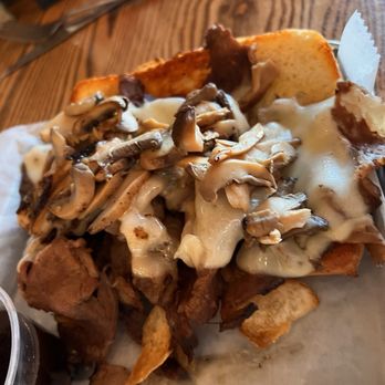 Chester V's - Prime rib French dip - Gastropubs Near Me - Oshkosh, Wisconsin Chester V's - Prime rib French dip - Gastropubs Near Me - Oshkosh, Wisconsin
