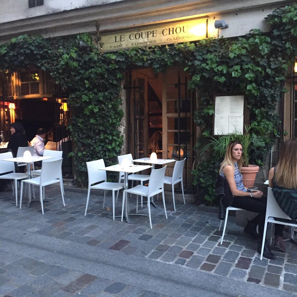 Le Coupe-Chou - If you aren't looking for it, you will miss this culinary delight. - French Near Me - Paris, 75