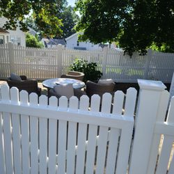 Prestige Fencing - Reduced spacing vinyl scalloped picket fence