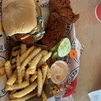 Dave's Hot Chicken - Hot chicken slider and a tender. - Chicken Shop Near Me - Greenville, South Carolina Dave's Hot Chicken - Hot chicken slider and a tender. - Chicken Shop Near Me - Greenville, South Carolina