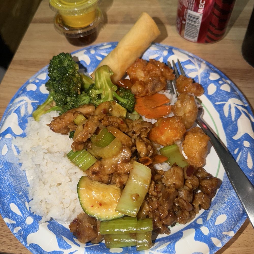 Kung Pow chicken, orange chicken, spring roll Kung Pow chicken, orange chicken, spring roll