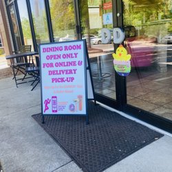 Dunkin' - Headed inside bc my croissant stuffer was still frozen