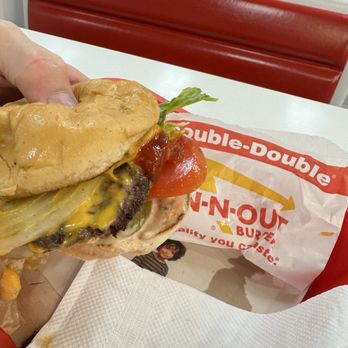 In-N-Out Burger - Yummmmmmmmmy - Burgers Near Me - Woodland, California In-N-Out Burger - Yummmmmmmmmy - Burgers Near Me - Woodland, California