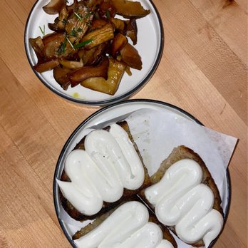 Misi - Whipped ricotta toast and trumpet mushrooms - Italian Near Me - Brooklyn, New York Misi - Whipped ricotta toast and trumpet mushrooms - Italian Near Me - Brooklyn, New York