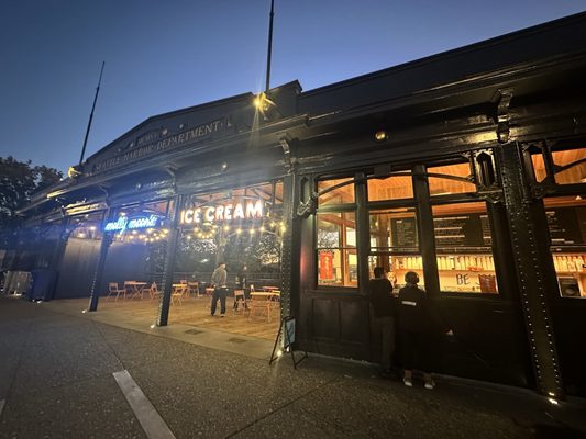 Molly Moon's Homemade Ice Cream Waterfront by null