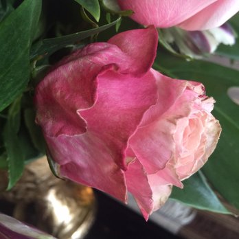 Flowers by Richard - I took this photo when he delivered the flowers. This don't look fresh at all. - Florists Near Me - Las Vegas, Nevada