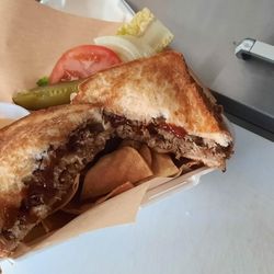 Som Tin Ta Eat - Pulled pork sandwich