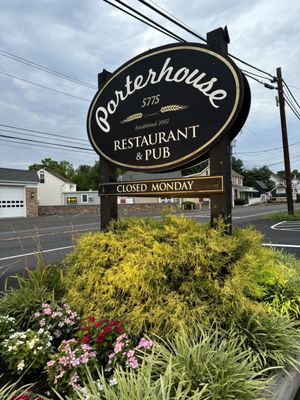Porterhouse Restaurant & Pub by null