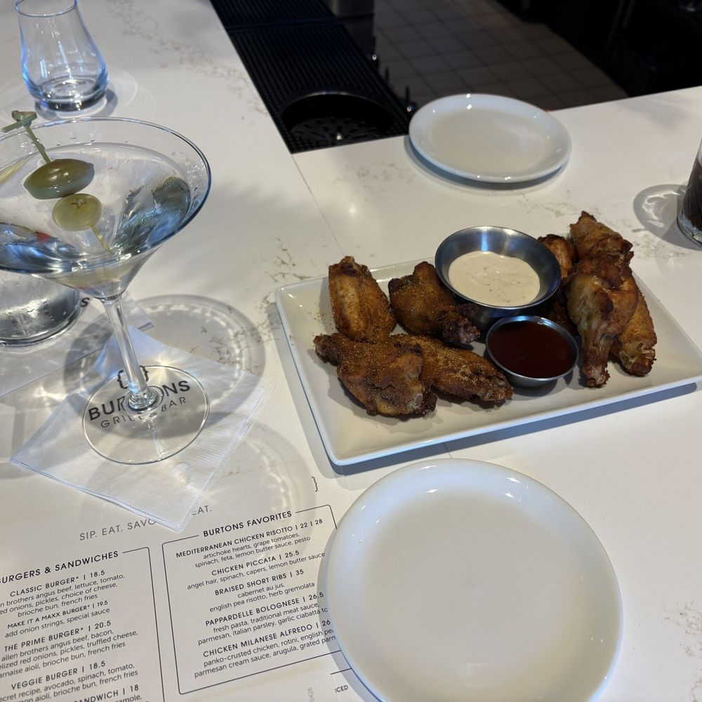 Wings Memphis Dry Rub and Plain Wings Memphis Dry Rub and Plain