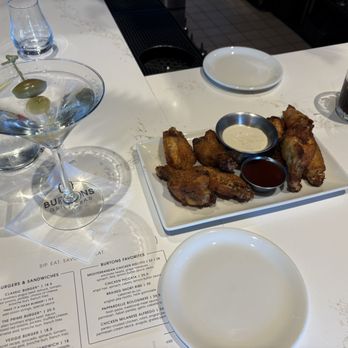 Burtons Grill & Bar - Wings Memphis Dry Rub and Plain - New American Near Me - Mansfield, Massachusetts