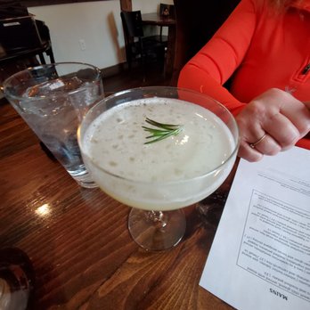 Peter Christian's Tavern - Winter gimlet - American Near Me - New London, New Hampshire Peter Christian's Tavern - Winter gimlet - American Near Me - New London, New Hampshire