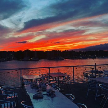 Skippers Pier - Seafood Near Me - Deale, Maryland