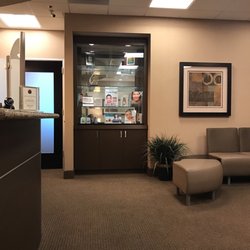 Advanced Skin Clinic & Surgery - Waiting room