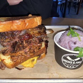 Smoke & Fire Social Eatery - Mac rib and mashed potatoes - Comfort Food Near Me - Paramount, California