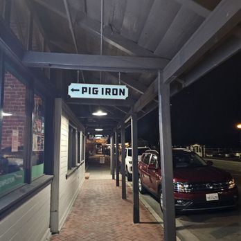 Pig Iron - Outside sign - New American Near Me - Templeton, California Pig Iron - Outside sign - New American Near Me - Templeton, California