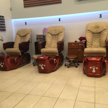 Oasis Nail & Spa - Available seats - Nail Salons Near Me - San Bernardino, California