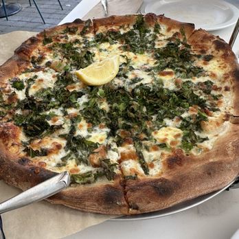 Rose Pizzeria - Green Deluxe pizza - Pizza Near Me - Berkeley, California Rose Pizzeria - Green Deluxe pizza - Pizza Near Me - Berkeley, California
