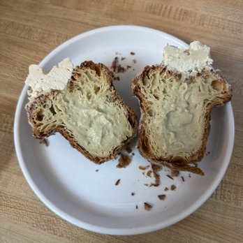 Supermoon Bakehouse - Banana Pudding Cruffin ($9.75 May 2026) - Bakeries Near Me - New York, New York Supermoon Bakehouse - Banana Pudding Cruffin ($9.75 May 2026) - Bakeries Near Me - New York, New York