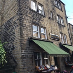 Daisy Lane Books - Great bookshop to visit in Holmfirth! Found lots of great deals!