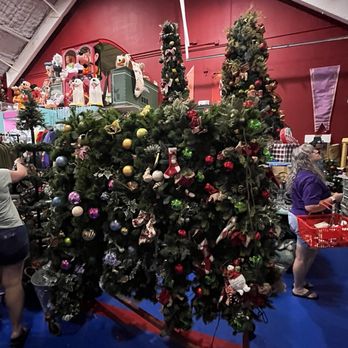 Recycling The Magic - Christmas decor from the parks - Thrift Stores Near Me - Oakland, Florida Recycling The Magic - Christmas decor from the parks - Thrift Stores Near Me - Oakland, Florida