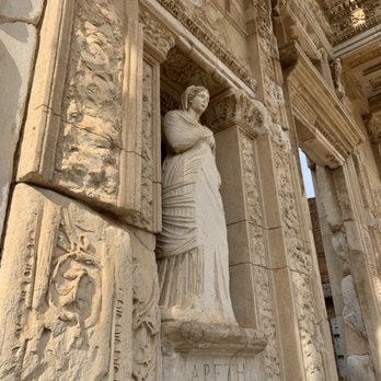 Celsus Kütüphanesi - Arete representing one of the four virtues - Landmarks & Historical Buildings Near Me - İzmir, 35