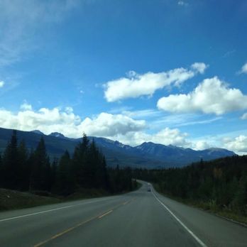 Icefields Parkway - View from the road - Hiking Near Me - Jasper, Alberta