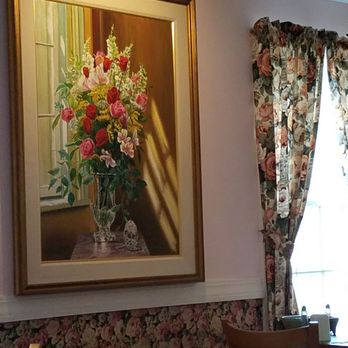 Roses Restaurant - Roses everywhere - Breakfast & Brunch Near Me - Lee, Massachusetts Roses Restaurant - Roses everywhere - Breakfast & Brunch Near Me - Lee, Massachusetts