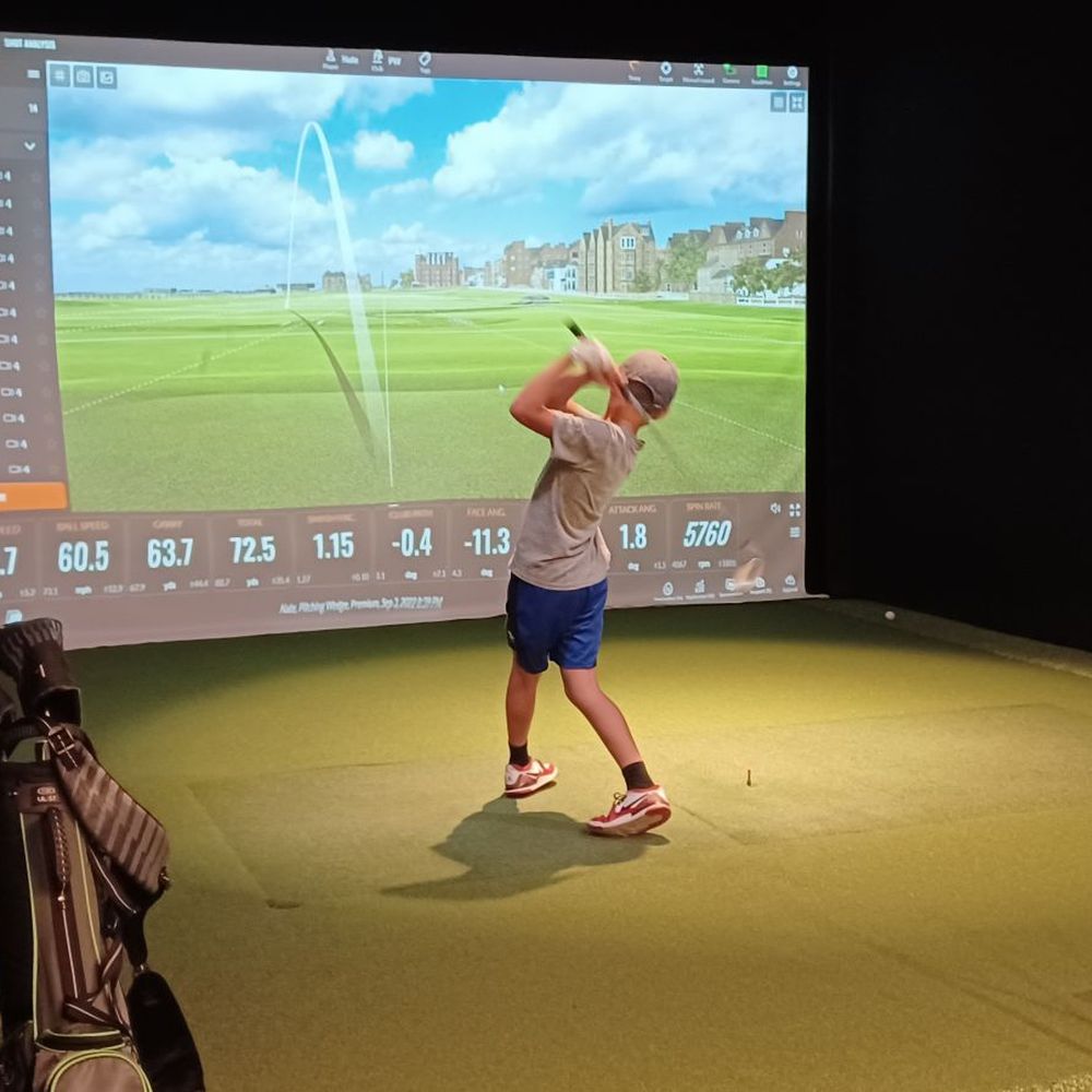 Five Iron Golf - Golf Near Me - Philadelphia, Pennsylvania