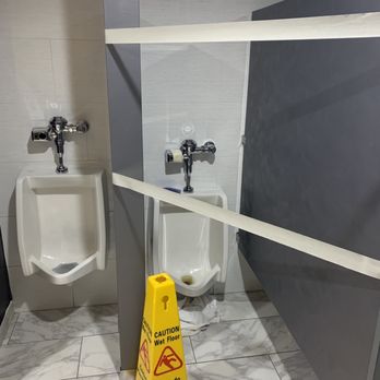 Courtyard by Marriott Charleston Waterfront - Broken restroom - Hotels Near Me - Charleston, South Carolina Courtyard by Marriott Charleston Waterfront - Broken restroom - Hotels Near Me - Charleston, South Carolina
