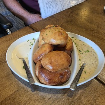 Matt The Miller's Tavern - Pretzel bites - American Near Me - Dublin, Ohio
