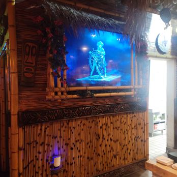 Wilfred's Lounge - Hawaiian Near Me - Napa, California