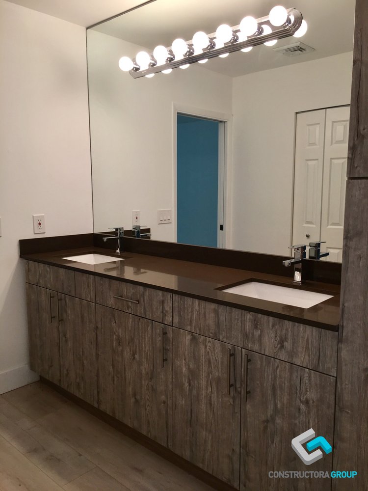 Slide of Constructora Group