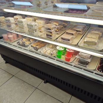 Magnolia’s Bakery - Yum - Bakeries Near Me - Pinehurst, Texas