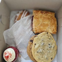 La Segunda Bakery and Cafe - Pastries box