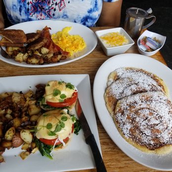 Spoons Cafe - Cinnamon bun pancakes,eggs florentine Benedict with potatoes, the greasy spoon,  cheesy grits and mimosas...DELISH!!! - New American Near Me - Baltimore, Maryland