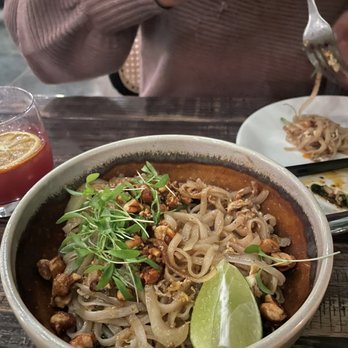 Modita - Shrimp Tamarind Noodles - Sushi Bars Near Me - Indianapolis, Indiana